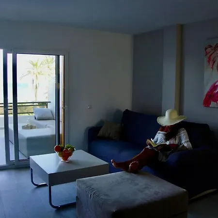 Pura Vida Denia: Sun, Sand, Sea! * Дения